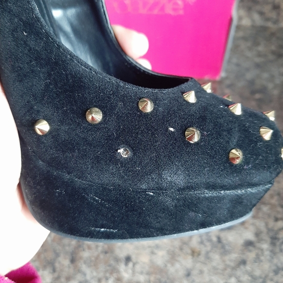 Black Shoedazzle Spiked Heels - Picture 8 of 10